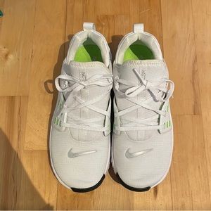 Women’s Nike Metcon Sneaker’s Sz 8